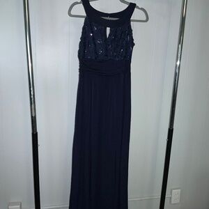 En Focus Studio navy Sequin formal dress front slit Sz 6 halter neckline